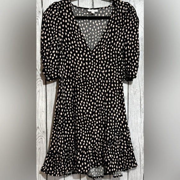 Topshop Women’s V-Neck Wrap Front Babydoll Style Dress Ruffle Bottom size 10 - Picture 1 of 11